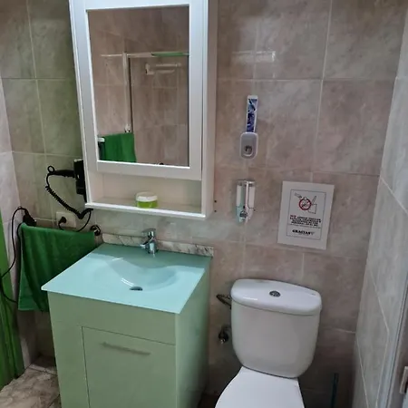 & - Airport Apartment El Burrero