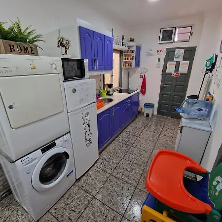 & - Airport Apartment *